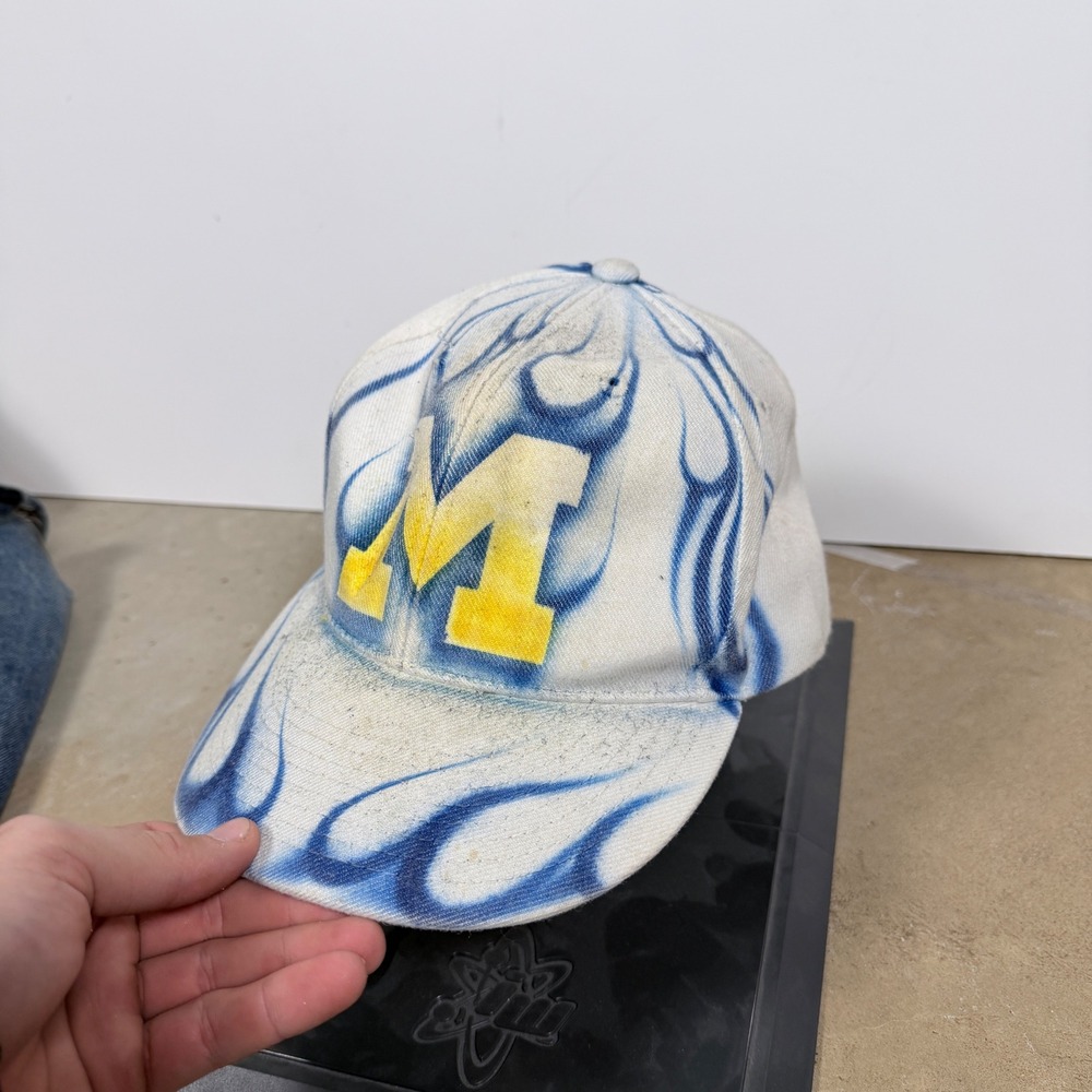 Mens Michigan Wolverines‎ Flame Airbrush Snapback Hat One Size Fits Most Acrylic